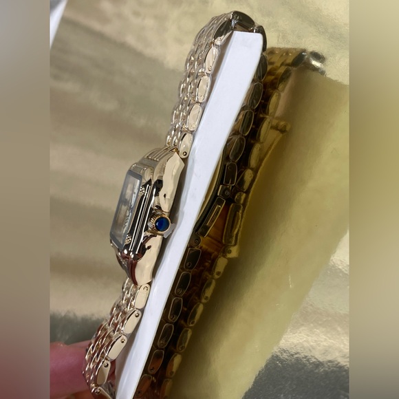 Gold Timeless Quartz Watch - Picture 3 of 7